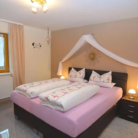 Apartment Flat With Swimming Pool In Prackenbach