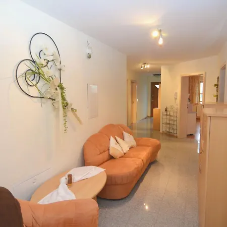 Flat With Swimming Pool In Prackenbach Apartment