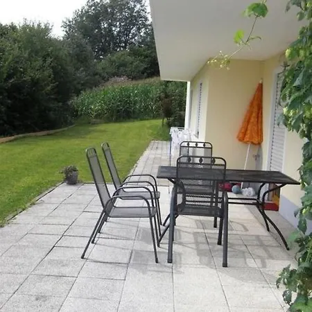 Flat With Swimming Pool In Prackenbach *