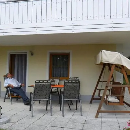Apartment Flat With Swimming Pool In Prackenbach