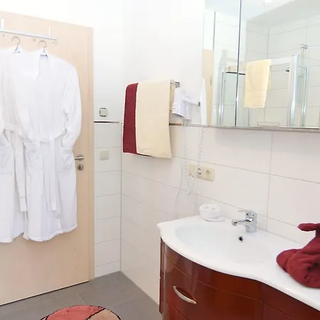 Flat With Swimming Pool In Prackenbach Apartment