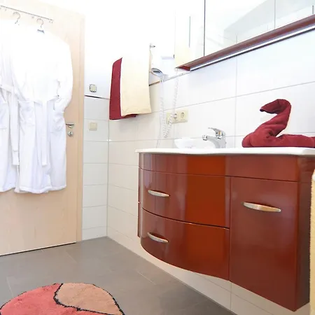 Apartment Flat With Swimming Pool In Prackenbach *