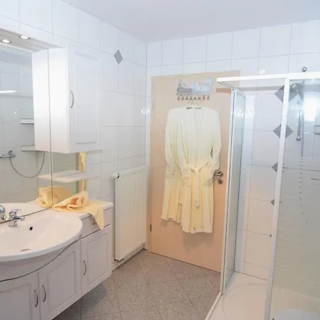 Flat With Swimming Pool In Prackenbach *